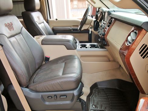 Used 2016 Ford F250 King Ranch w/ FX4 Off-Road Package image 40