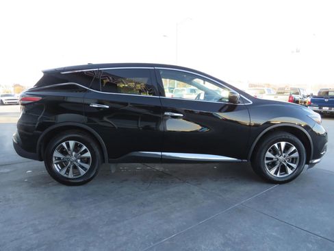 Used 2018 Nissan Murano S image 8