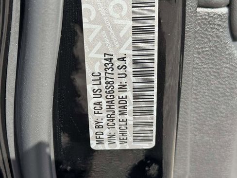 Used 2025 Jeep Grand Cherokee Altitude AWD/4WD image 31