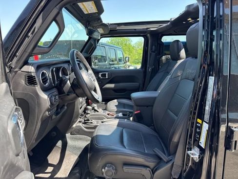 Used 2023 Jeep Wrangler Unlimited Sahara w/ Cold Weather Group AWD/4WD image 13