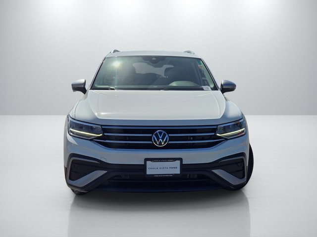 Used 2024 Volkswagen Tiguan Wolfsburg Edition AWD/4WD image 2