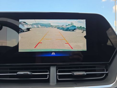New 2026 Chevrolet Trax LT w/ Driver Confidence Package FWD image 22