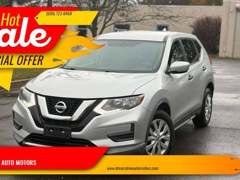 Used 2017 Nissan Rogue S image 1