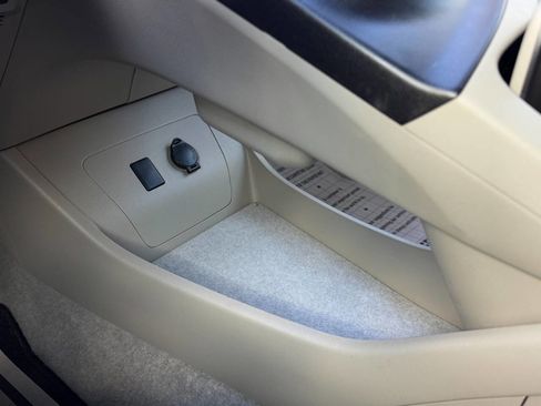 Used 2011 Toyota Prius Three image 19