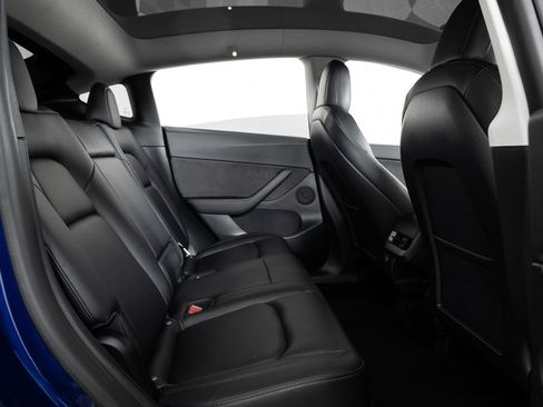 Used 2021 Tesla Model Y Long Range image 23