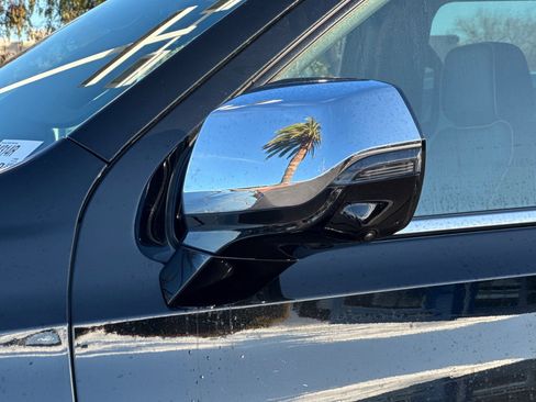 Used 2025 Chevrolet Suburban Premier image 55