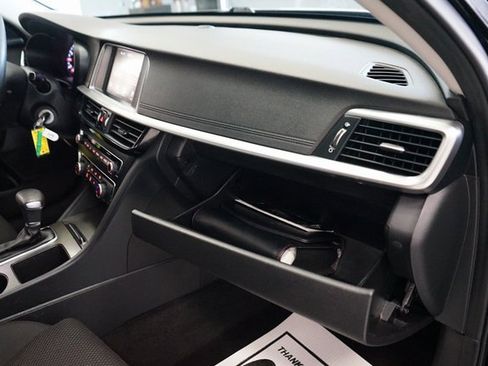 Used 2020 Kia Optima LX image 40