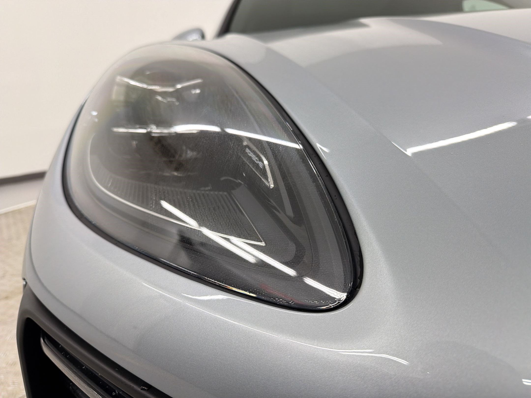 Used 2026 Porsche Macan AWD/4WD image 11