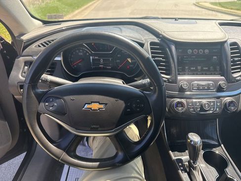 Used 2016 Chevrolet Impala LT FWD image 7