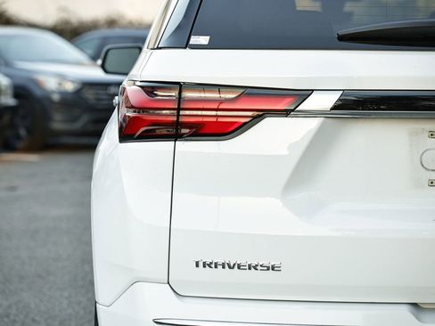 Used 2022 Chevrolet Traverse Premier image 4