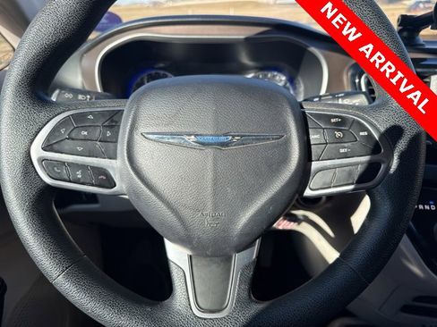 Used 2019 Chrysler Pacifica L image 13