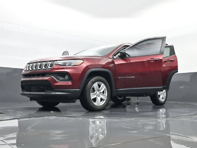 Used 2022 Jeep Compass Latitude AWD/4WD image 31