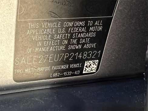 Used 2023 Land Rover Defender 110 X-Dynamic SE image 32