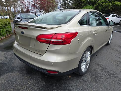 Used 2018 Ford Focus Titanium image 4