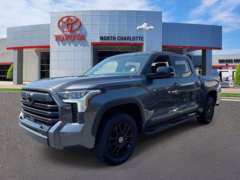 Used 2024 Toyota Tundra Limited AWD/4WD image 8