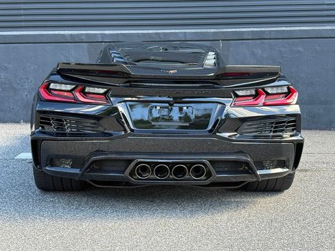 Used 2025 Chevrolet Corvette Z06 RWD image 9