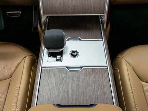 Used 2025 Land Rover Range Rover SE AWD/4WD image 37