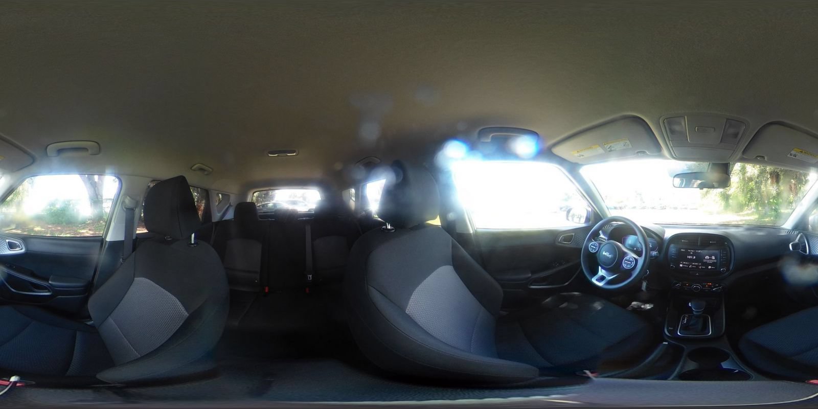 Used 2025 Kia Soul LX w/ LX Technology Package FWD image 39