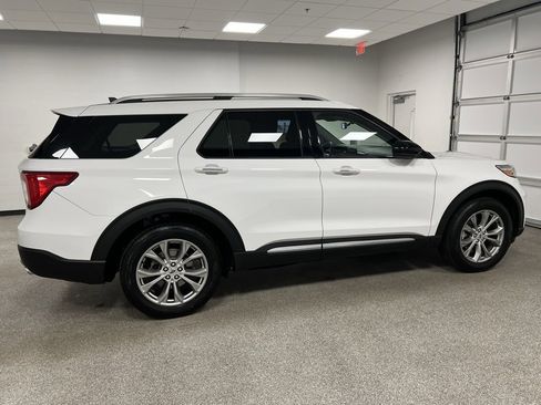 Used 2022 Ford Explorer Limited image 14