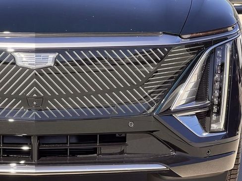 New 2026 Cadillac Lyriq Signature Luxury w/ LPO, Floor Liner Package image 8