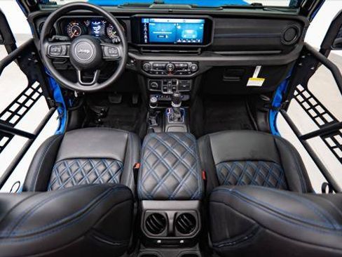 Used 2026 Jeep Wrangler Unlimited Sport AWD/4WD image 2