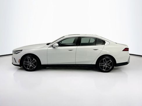 Certified 2026 BMW i5 eDrive40 w/ Premium Package RWD image 8