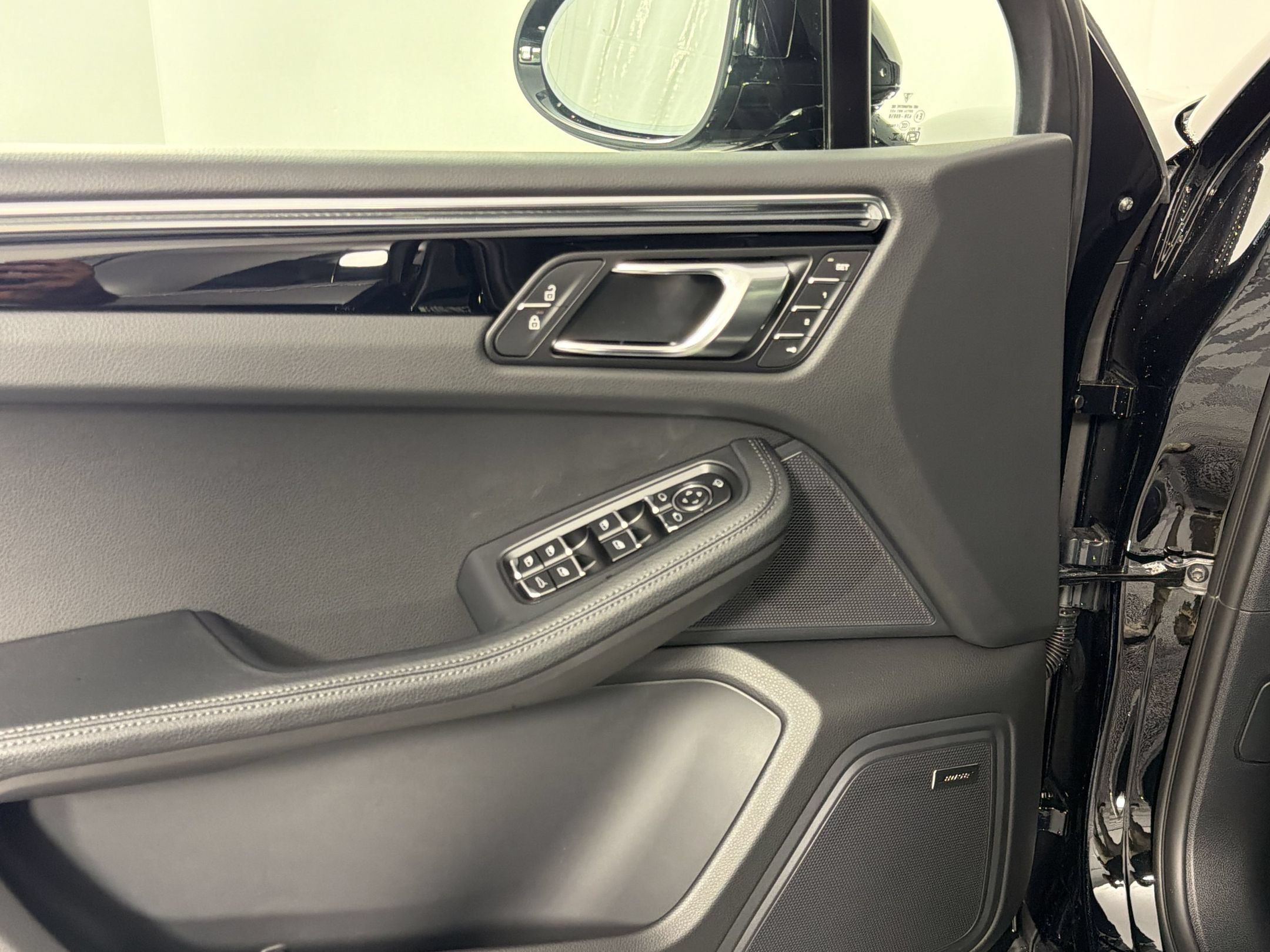 Certified 2026 Porsche Macan AWD/4WD image 16