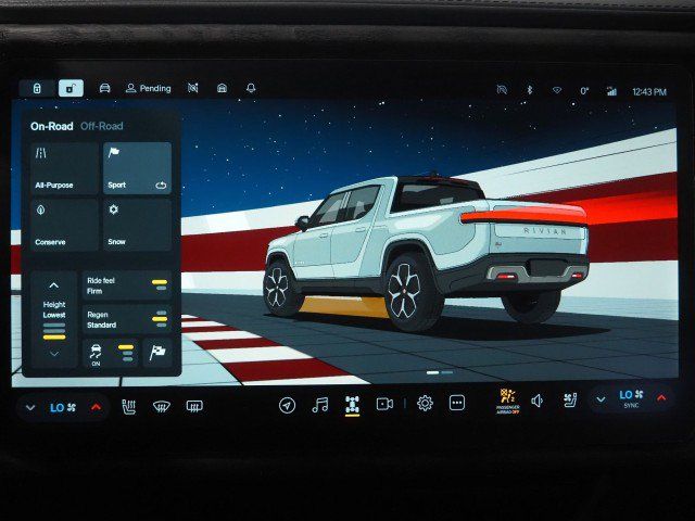 Used 2022 Rivian R1T AWD Adventure Quad image 43