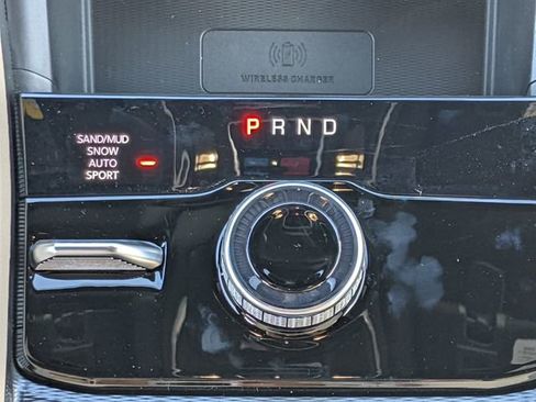 New 2025 Jeep Grand Cherokee Limited w/ Luxury Tech Group II image 15