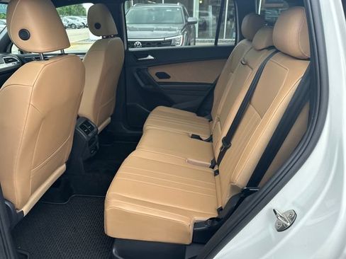 Certified 2023 Volkswagen Tiguan SE w/ Panoramic Sunroof Package AWD/4WD image 30