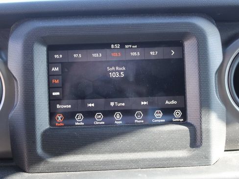Used 2022 Jeep Wrangler Unlimited Sport AWD/4WD image 19