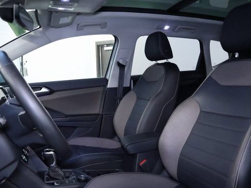 Used 2022 Volkswagen Taos SEL image 15