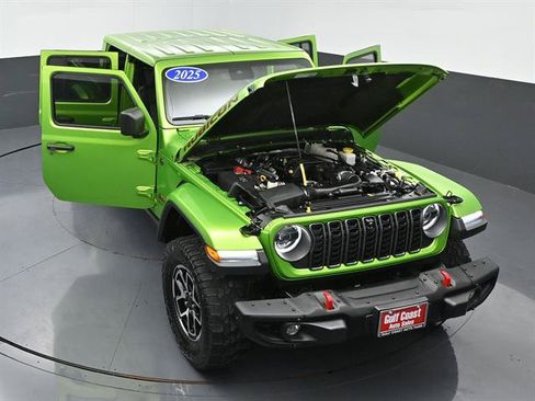 Used 2025 Jeep Gladiator Rubicon AWD/4WD image 43