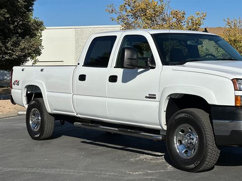 Used 2007 Chevrolet Silverado 3500 LT w/ Heavy-Duty Power Package AWD/4WD image 8