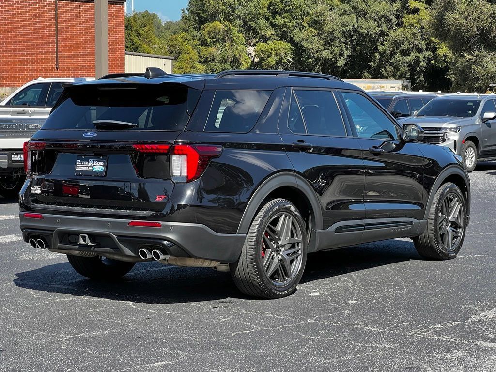 Used 2025 Ford Explorer ST RWD image 6