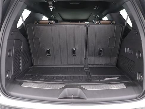 Used 2025 GMC Yukon Denali Ultimate w/ LPO, Floor Liner Package AWD/4WD image 34