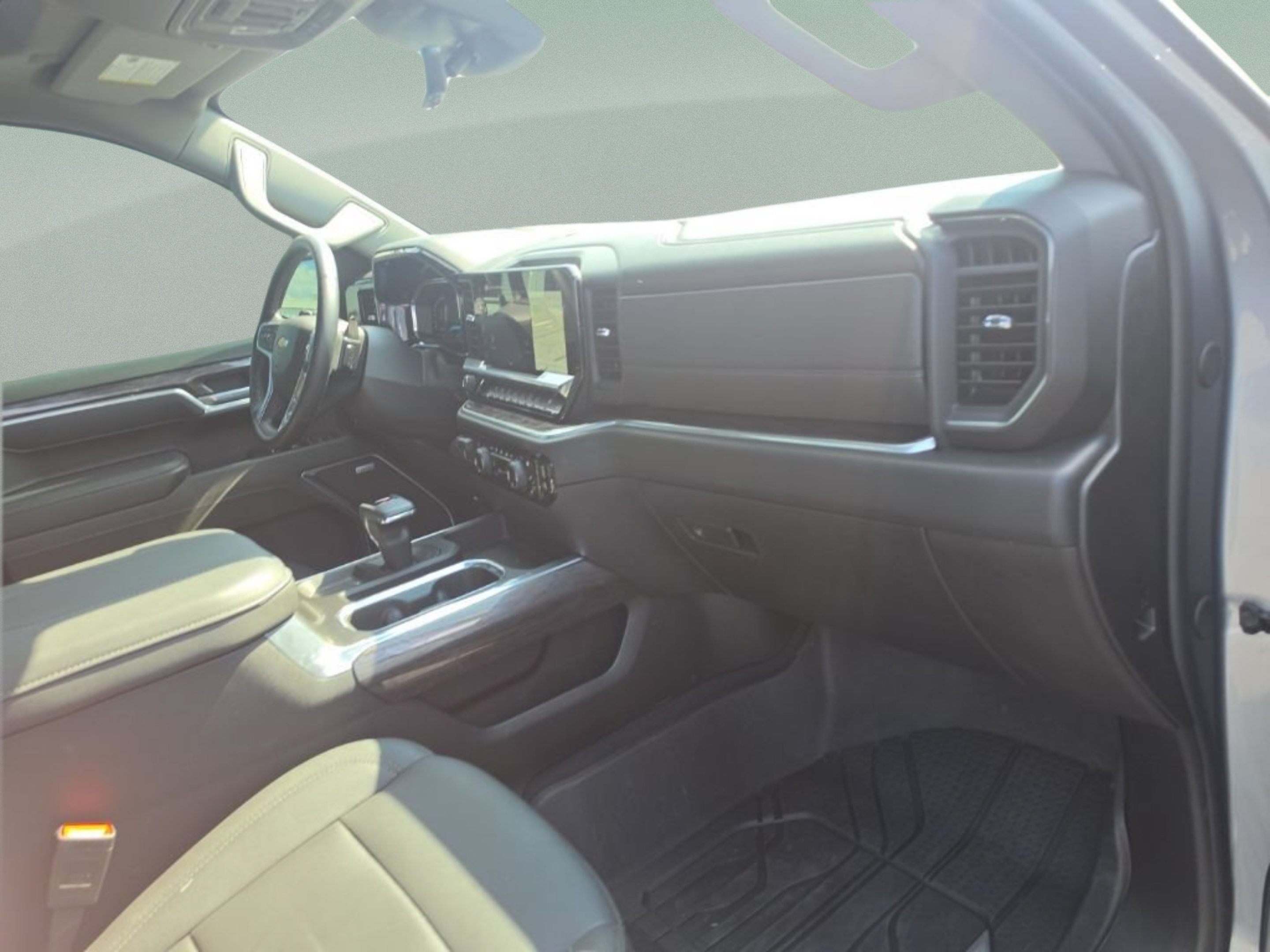 Used 2026 Chevrolet Silverado 1500 LTZ w/ LTZ Premium Package AWD/4WD image 32