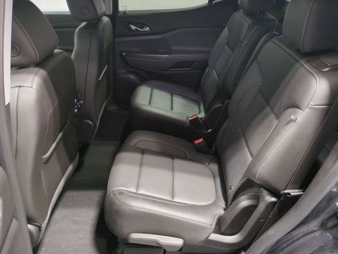 Used 2023 GMC Acadia SLT w/ Elevation Edition image 23