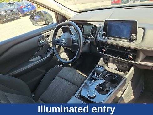 Used 2025 Nissan Rogue SV AWD/4WD image 9
