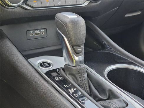 Used 2024 Nissan Altima 2.5 SV FWD image 12