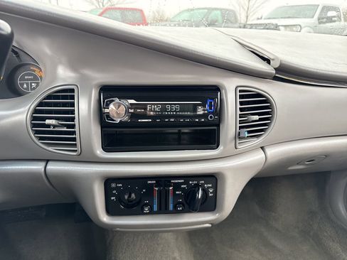 Used 2001 Buick Century Custom w/ Premium Pkg image 17