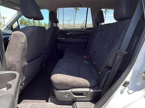 Used 2021 Honda Pilot EX image 17