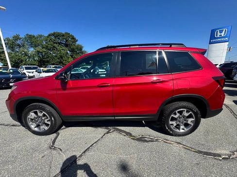 Used 2023 Honda Passport TrailSport image 2