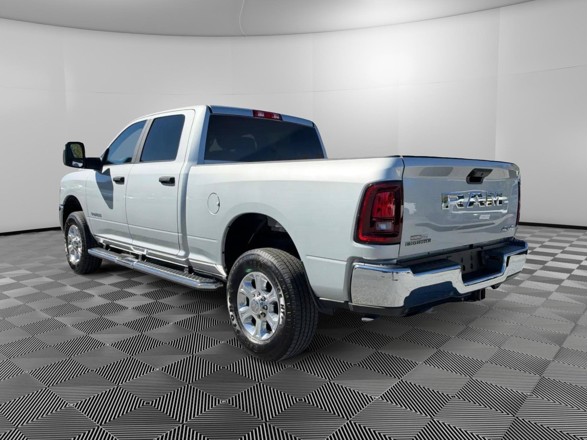 Used 2026 RAM 2500 Big Horn AWD/4WD image 3