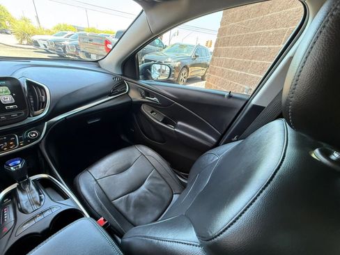 Used 2018 Chevrolet Volt Premier w/ Driver Confidence Package FWD image 47