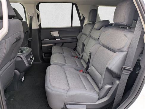 New 2025 Ford Expedition Active image 16