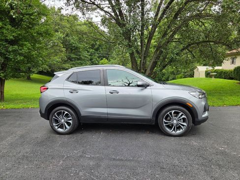Used 2023 Buick Encore GX Select AWD/4WD image 3