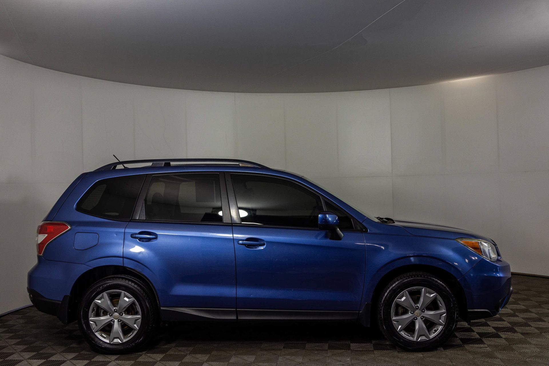 Used 2015 Subaru Forester 2.5i Premium w/ All-Weather Package AWD/4WD image 14