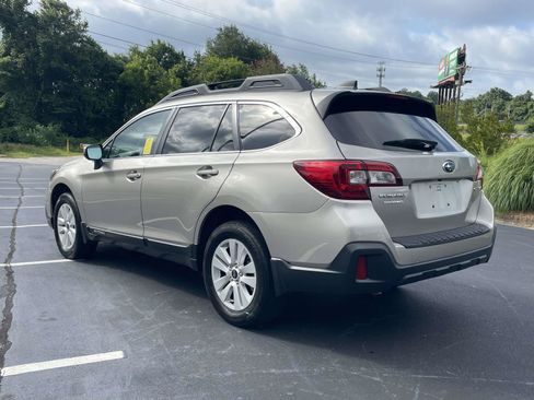 Used 2018 Subaru Outback 2.5i Premium AWD/4WD image 5