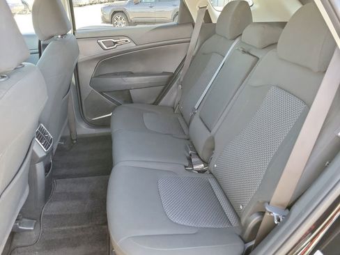 Used 2025 Kia Sportage LX image 13